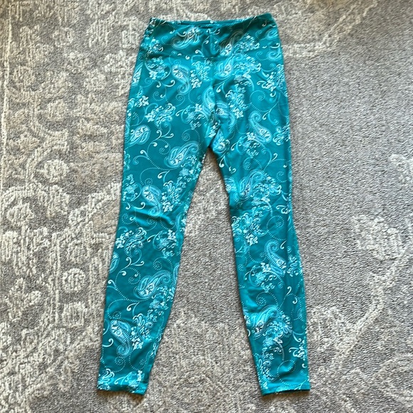 Athleta base layer in fun paisley print - Picture 1 of 2
